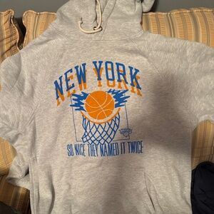 Men’s large New York Knicks Hoodie